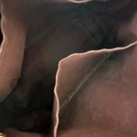 Authentic LV Purse. Barely used and in great condition - Picture 6 of 6